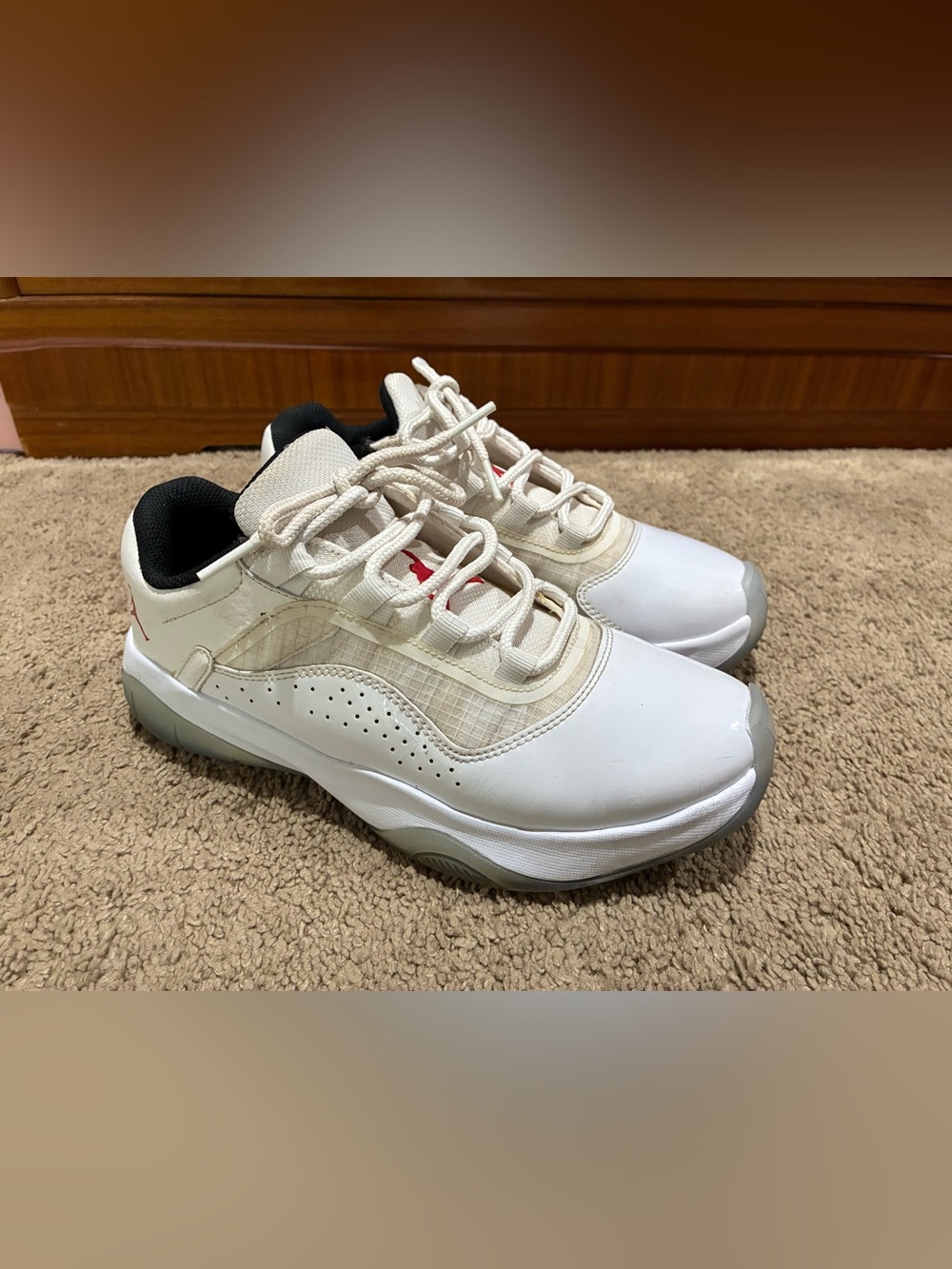 Air Jordan 11 CMFT Low (GS) White CZ0907-162 Sneaker Youth Size 6